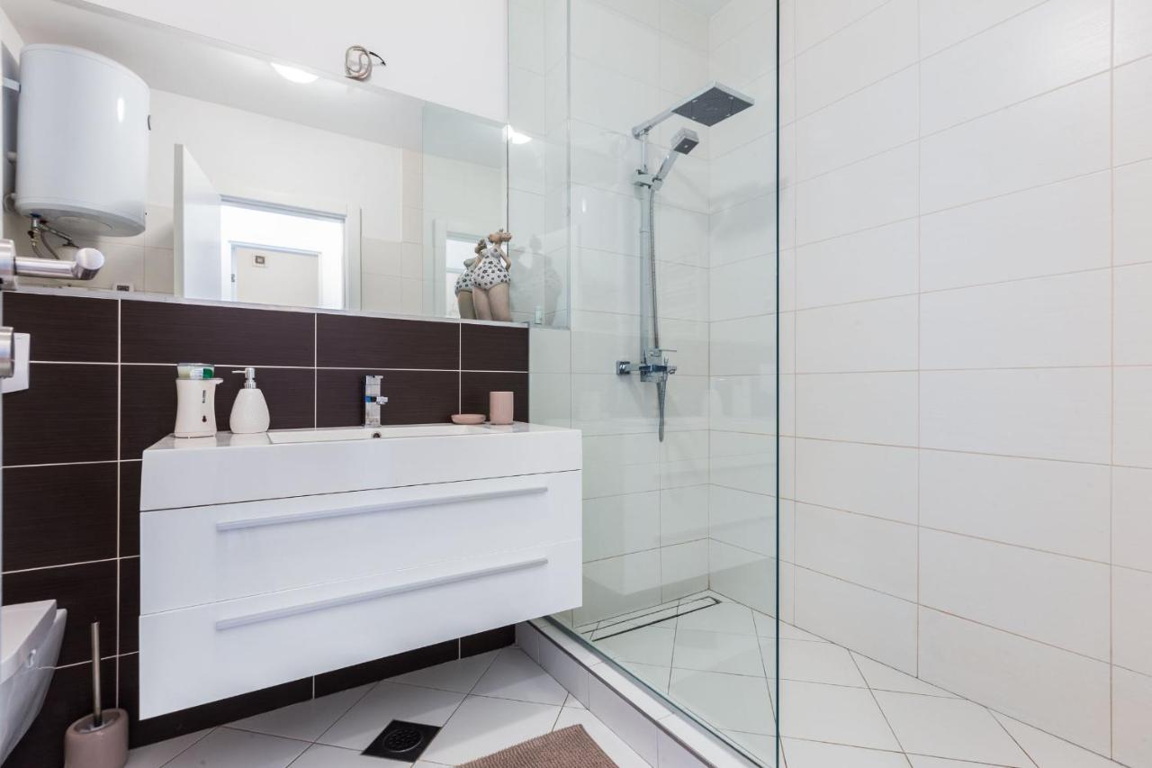 Hoplite 2Br Apartment With Free Parking Задар Екстериор снимка